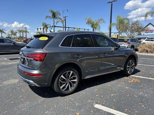 2022 Audi Q5 45 S line quattro Premium