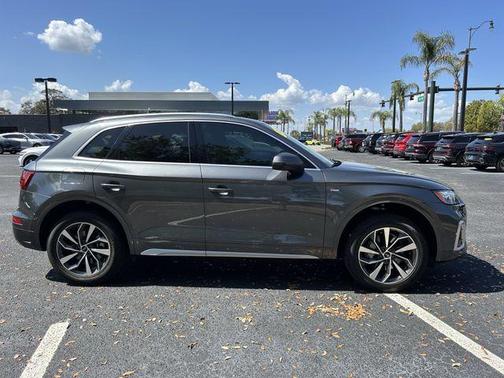 2022 Audi Q5 45 S line quattro Premium