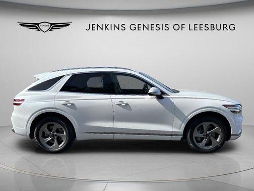 Uyuni White 2026 Genesis GV70 2.5T