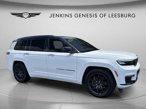 Bright White Clearcoat 2023 Jeep Grand Cherokee L Summit