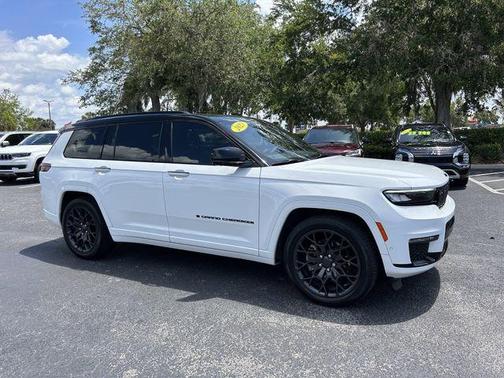 Bright White Clearcoat 2023 Jeep Grand Cherokee L Summit