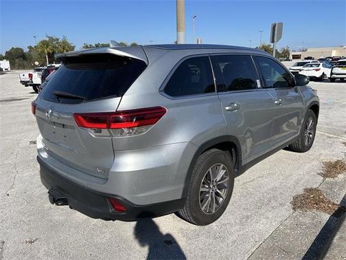 2019 Toyota Highlander 