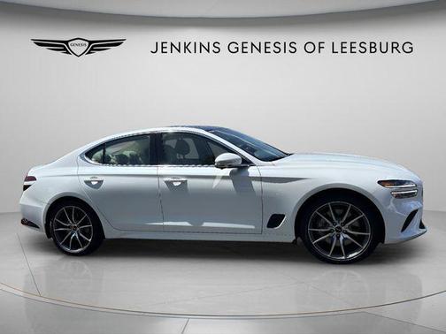 Uyuni White 2026 Genesis G70 2.5T Prestige