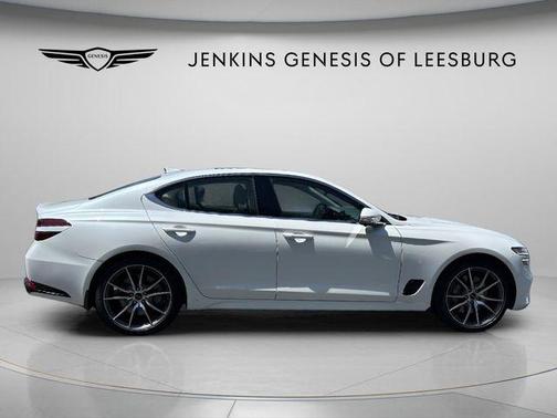 Uyuni White 2026 Genesis G70 2.5T Prestige