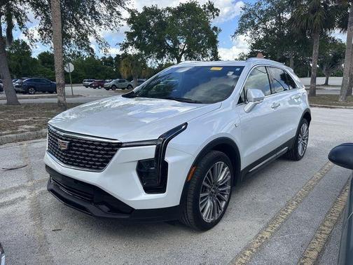 Crystal White Tri-Coat 2025 Cadillac XT4 Premium Luxury