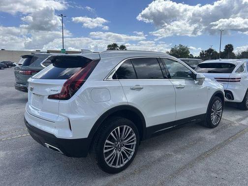 Crystal White Tri-Coat 2025 Cadillac XT4 Premium Luxury