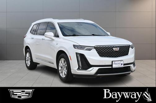 Crystal White Tricoat 2023 Cadillac XT6 Luxury FWD