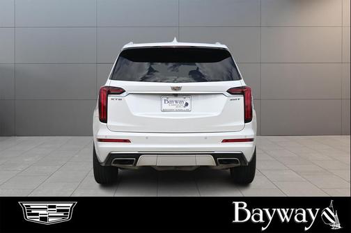 Crystal White Tricoat 2023 Cadillac XT6 Luxury FWD