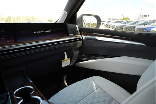 Deep Sea Metallic 2026 Cadillac Escalade Sport Platinum