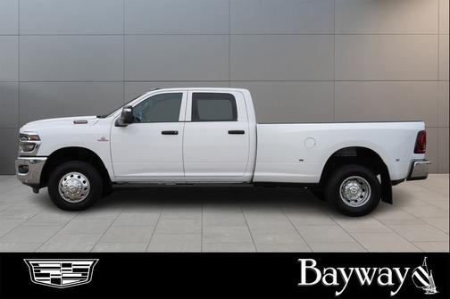 2025 RAM 3500 Tradesman Crew Cab 4x4 8' Box