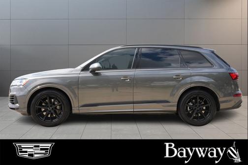 Samurai Gray Metallic 2020 Audi Q7 55 Premium Plus