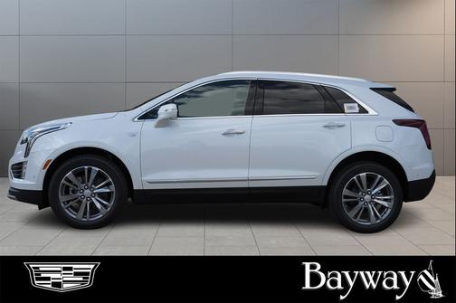 Crystal White Tricoat 2026 Cadillac XT5 Premium Luxury