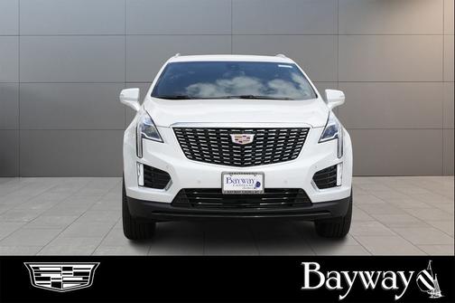 Crystal White Tricoat 2026 Cadillac XT5 Luxury