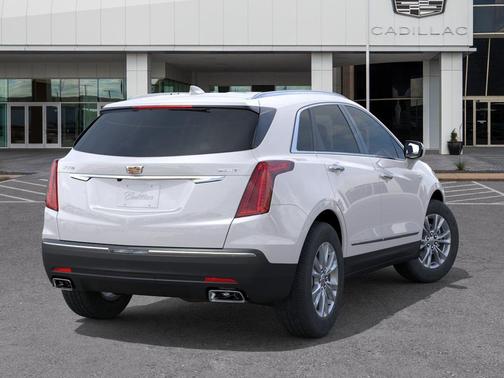 Crystal White Tricoat 2026 Cadillac XT5 Luxury