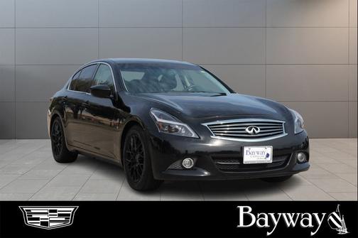 2015 INFINITI Q40 Base