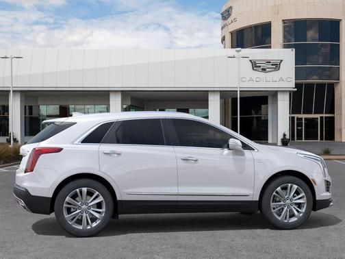 Crystal White Tricoat 2026 Cadillac XT5 Premium Luxury