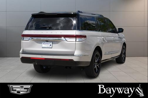 CERAMIC PEARL MET 3C 2024 Lincoln Navigator Reserve