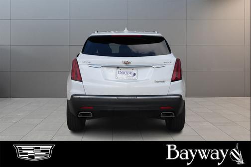 Crystal White Tricoat 2024 Cadillac XT5 Luxury