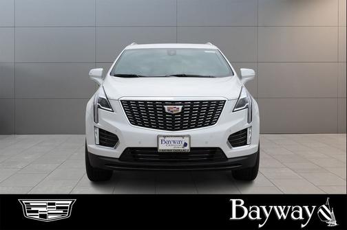 Crystal White Tricoat 2026 Cadillac XT5 Luxury
