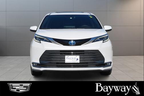 2024 Toyota Sienna Platinum