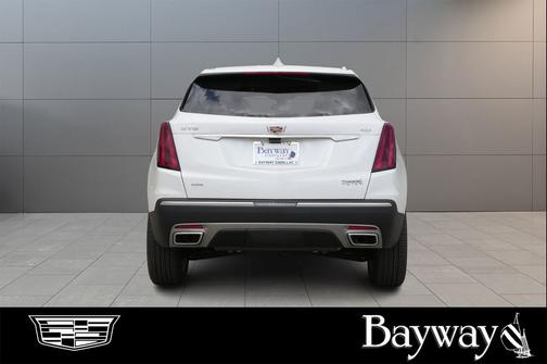 Crystal White Tricoat 2026 Cadillac XT5 Premium Luxury