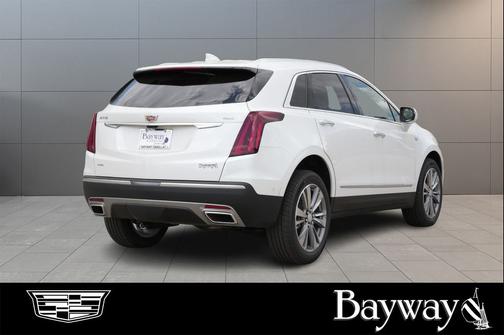 Crystal White Tricoat 2026 Cadillac XT5 Premium Luxury