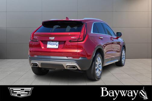 2022 Cadillac XT4 Premium Luxury