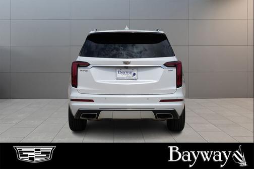Crystal White Tricoat 2020 Cadillac XT6 Premium Luxury FWD