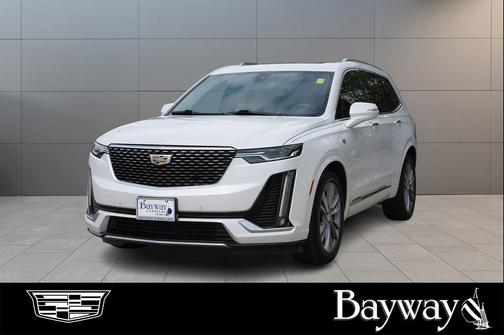 Crystal White Tricoat 2020 Cadillac XT6 Premium Luxury FWD