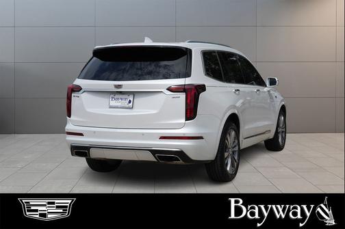 Crystal White Tricoat 2020 Cadillac XT6 Premium Luxury FWD