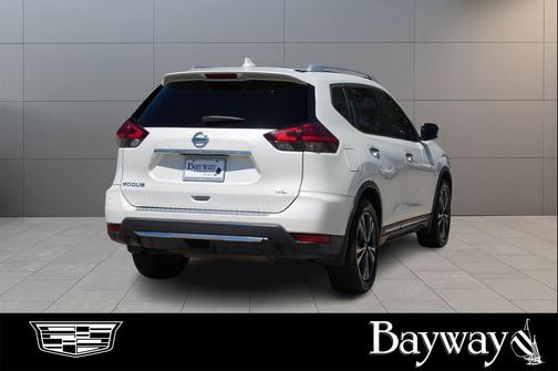 Pearl White 2017 Nissan Rogue SL