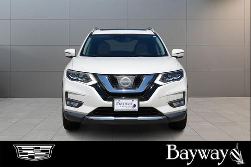 Pearl White 2017 Nissan Rogue SL