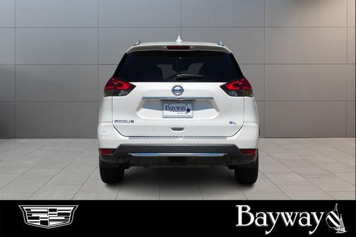 Pearl White 2017 Nissan Rogue SL