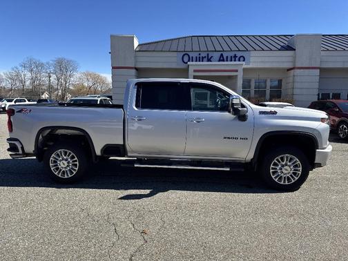 Gray 2022 Chevrolet Silverado 2500 High Country