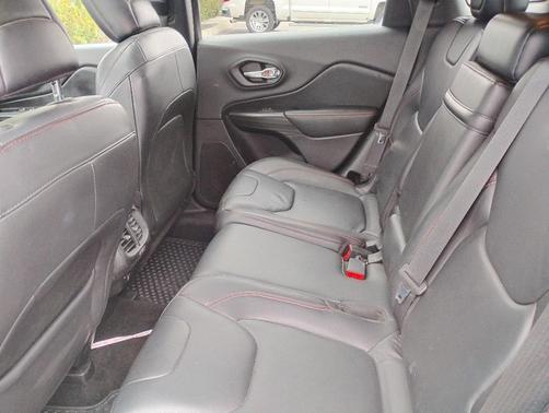 Gray 2016 Jeep Cherokee Trailhawk