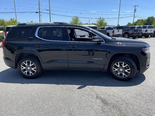 Black 2023 GMC Acadia SLT