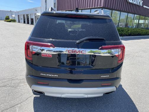 Black 2023 GMC Acadia SLT
