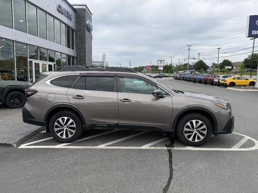 Brilliant Bronze Metallic 2022 Subaru Outback Premium