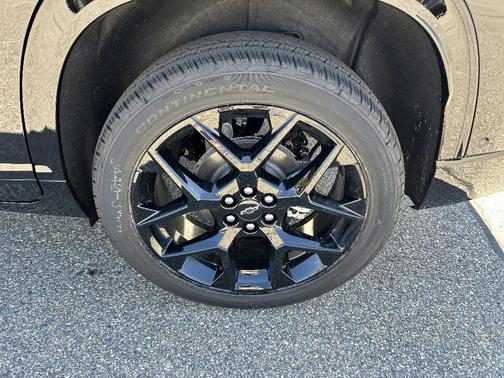 Black 2026 Chevrolet Traverse RS