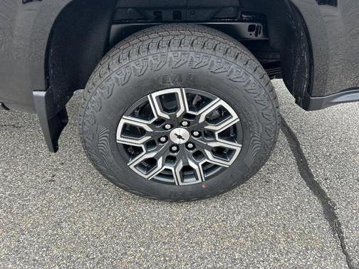 Black 2026 Chevrolet Colorado Z71