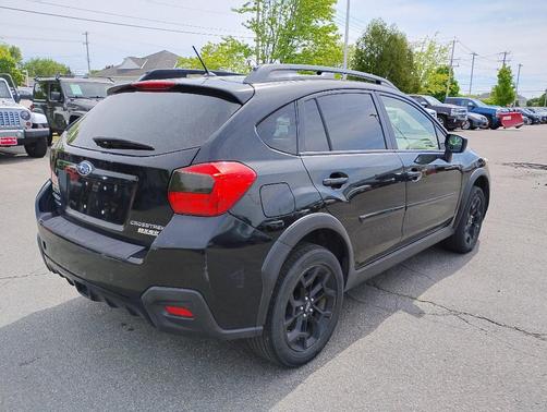 Crystal Black Silica 2017 Subaru Crosstrek 2.0i Premium