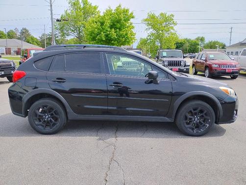 Crystal Black Silica 2017 Subaru Crosstrek 2.0i Premium
