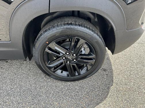 Black 2026 Chevrolet Trailblazer LT