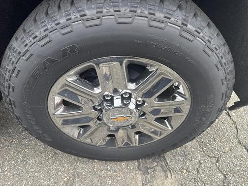 Black 2026 Chevrolet Silverado 2500 High Country
