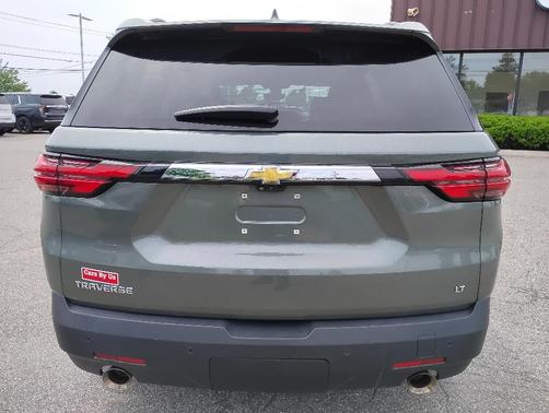 Green 2022 Chevrolet Traverse LT Cloth
