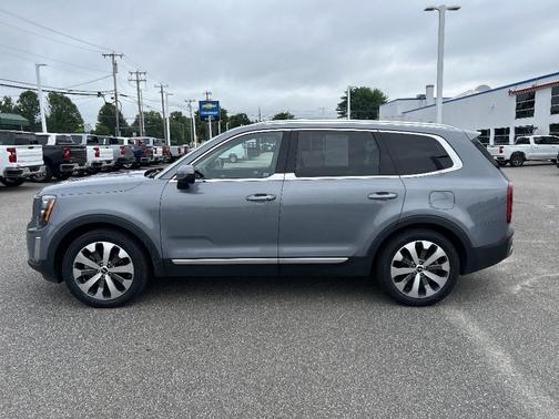 Silver 2022 Kia Telluride EX