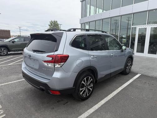 Ice Silver Metallic 2024 Subaru Forester Limited