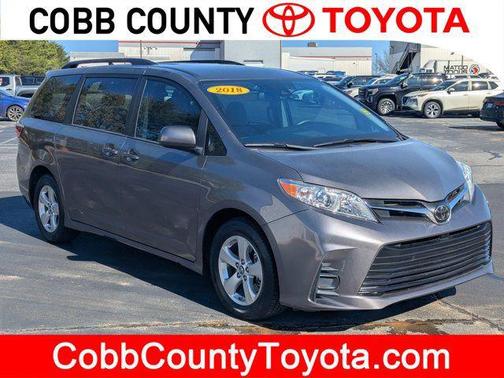 2018 Toyota Sienna LE