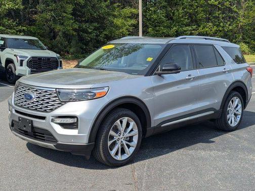 Iconic Silver Metallic 2023 Ford Explorer Platinum