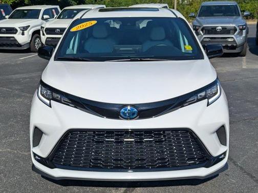 2025 Toyota Sienna XSE 7 Passenger